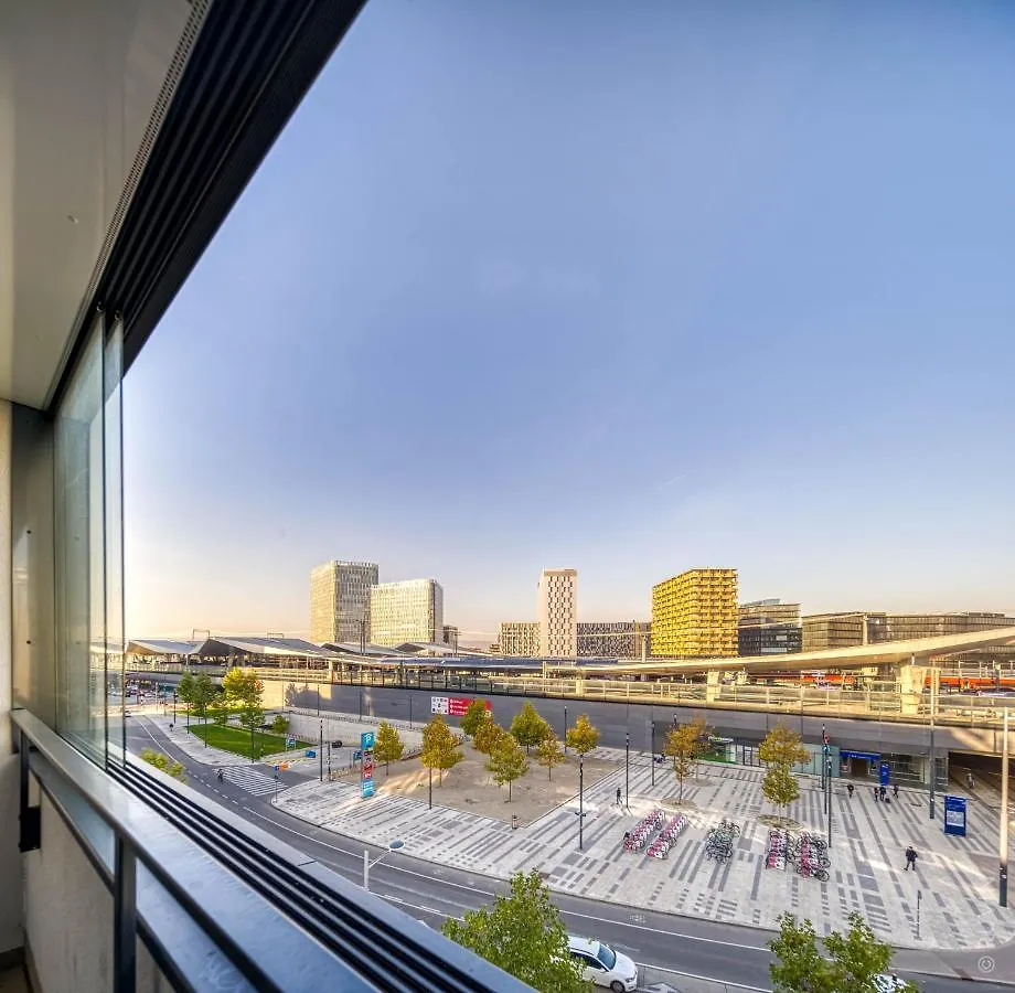 High Rise, Netflix, 2 Min To Main Station Lägenhet Wien